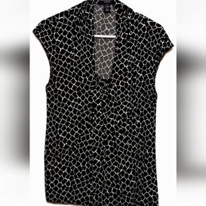 🌴 Wrinkle-Free Top